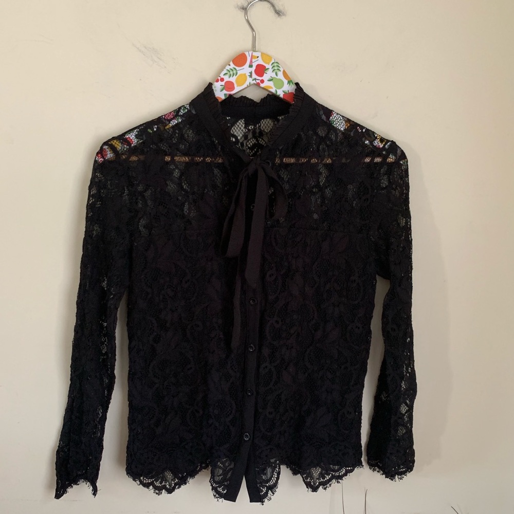 Lulus black lace long sleeve cropped mock neck blouse size XS